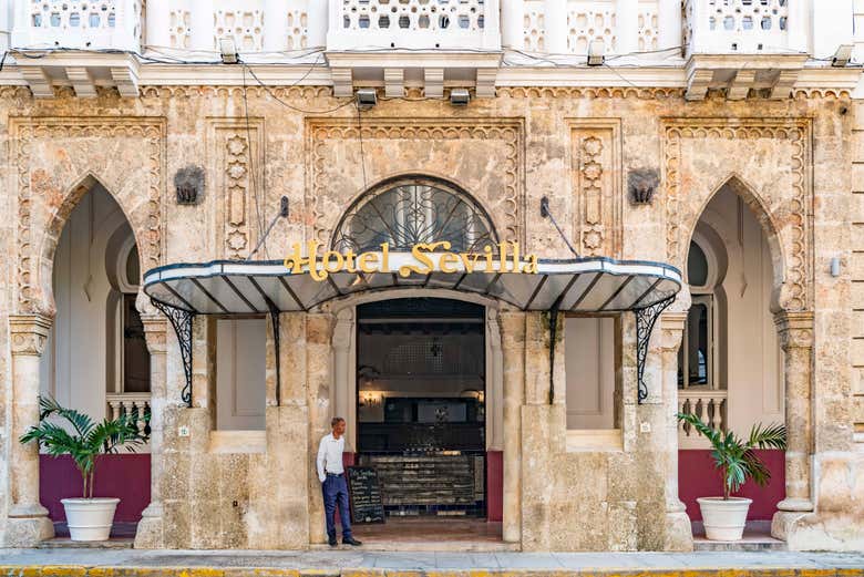 Entrada del Hotel Sevilla