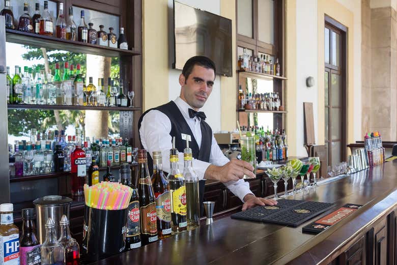 Servindo um autêntico mojito