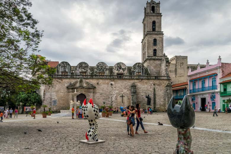 Join our free tour of colonial Havana