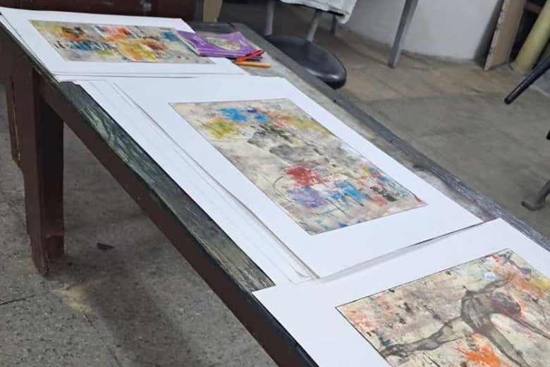 Diversos cuadros de arte contemporáneo en La Habana 