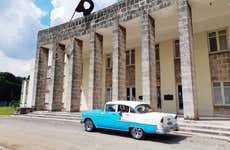 Tour de arte por La Habana en coche clásico