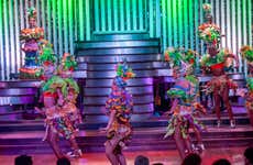 Espectáculo en el Cabaret Parisien