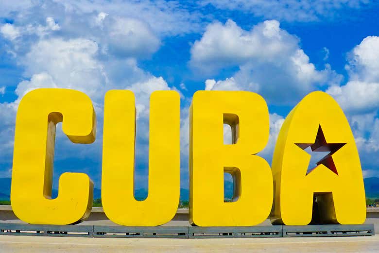 Scritta di Cuba nel Parque de la Alameda