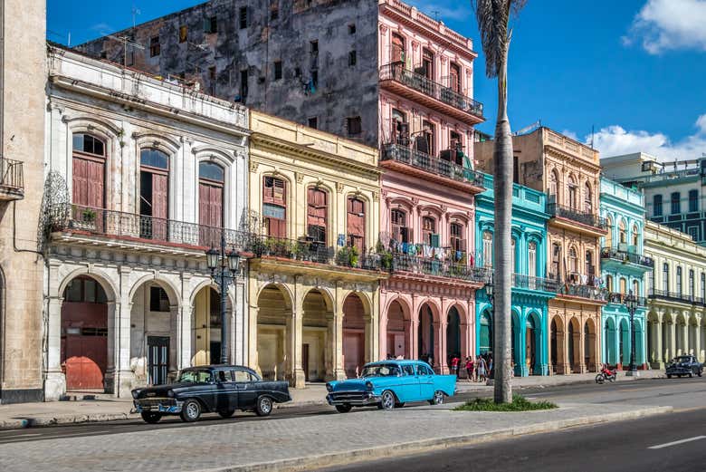 Exploring the streets of Havana