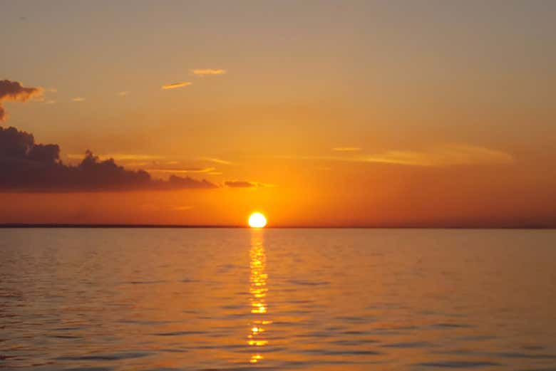 Puesta de sol sobre el mar que baña Varadero