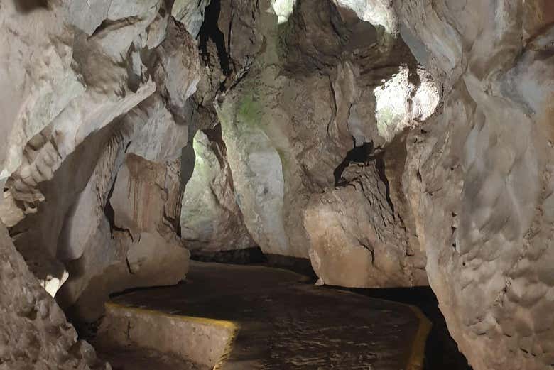 Inside the Cueva del Indio