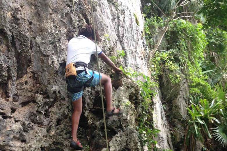 Rock climbing in Mogote del Valle