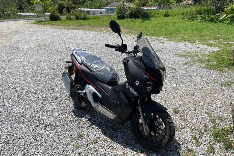 La scooter lista para el tour por Viñales