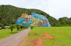 Viñales Valley Classic Car Tour