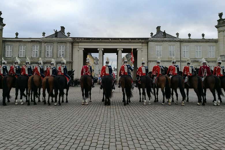 Il cambio della guardia a Amalienborg