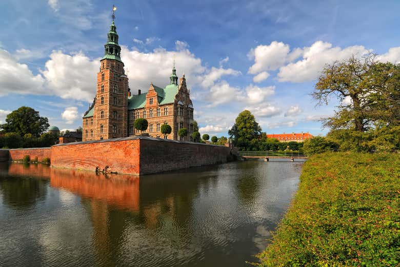 Estanque sobre el que se alza el castillo de Rosenborg