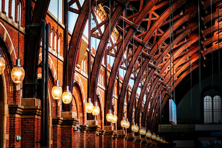 Interior de la estación de trenes de Copenhague