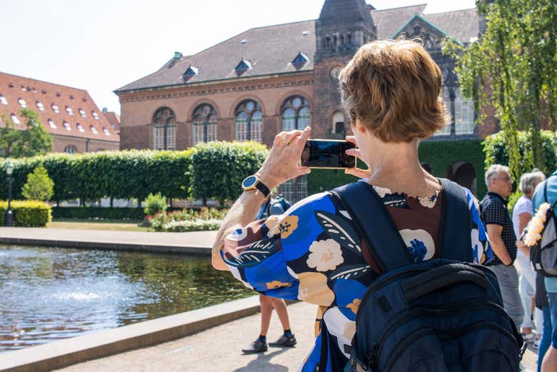 Discover the city's landmarks