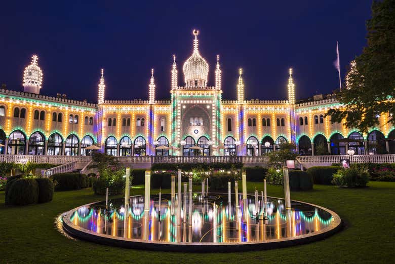 Admiring the park's famous palace