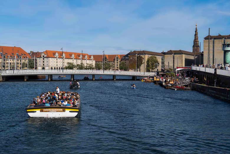Disfrutando del paseo en barco por Copenhague