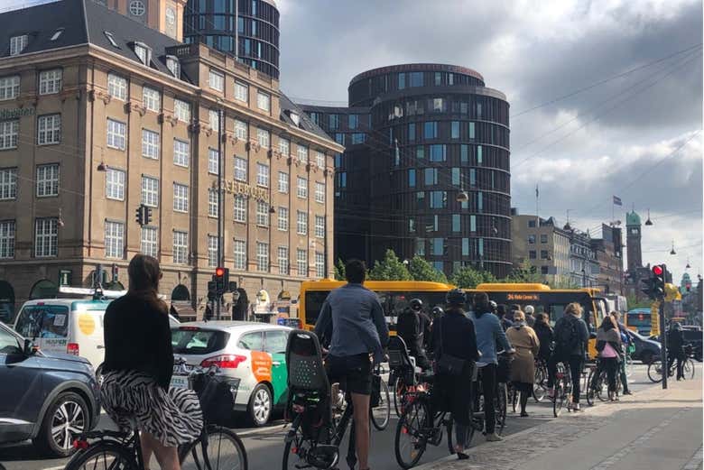Esplorando la città su due ruote