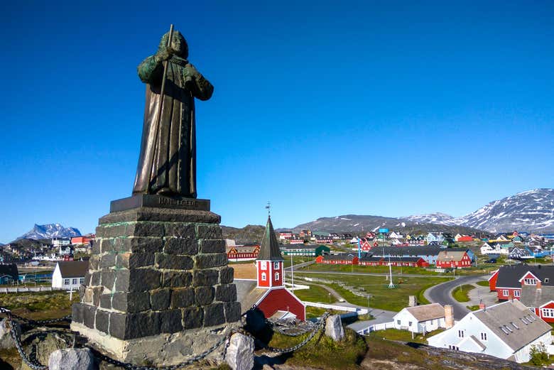 Estatua en honor a Hans Egede, fundador de Nuuk