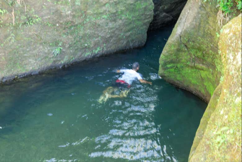 Nuotando nella gola di Titou