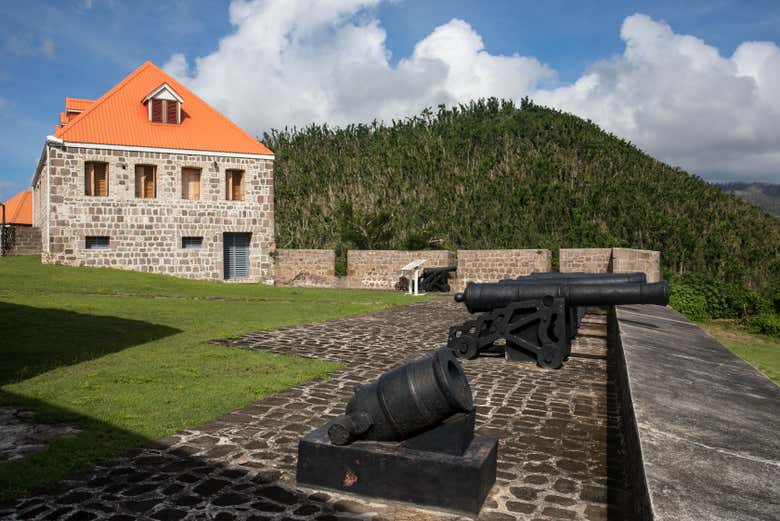 Fort Shirley est construit dans un cratère volcanique