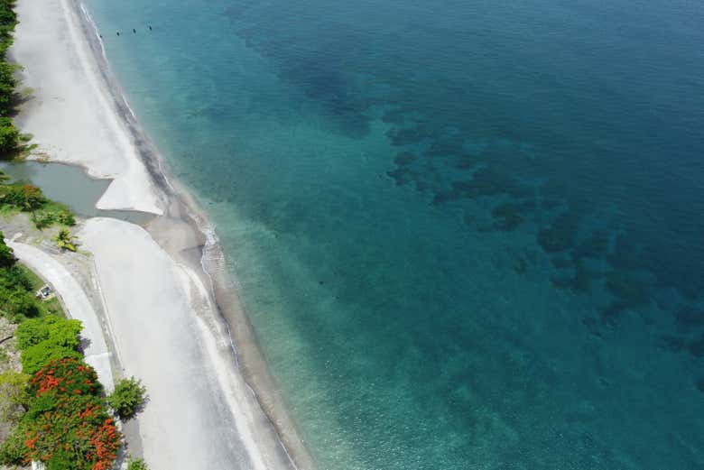 Vistas aéreas de las playas de Roseau