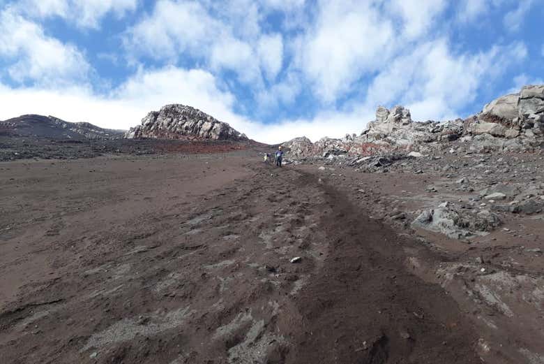 Subiendo por la ladera del volcán Tungurahua