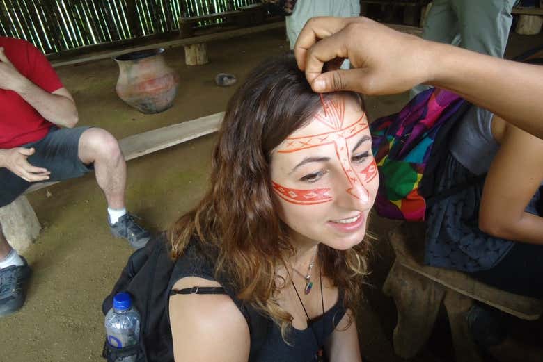 Maquillaje típico de la selva ecuatoriana