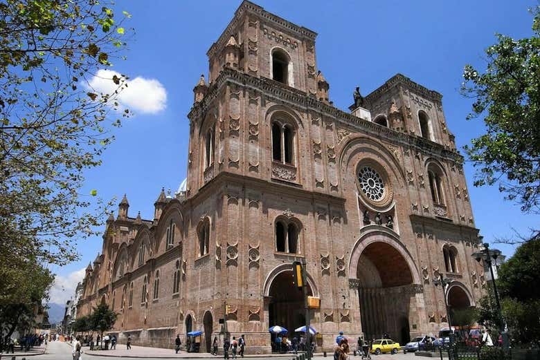Contemplando la catedral de Cuenca