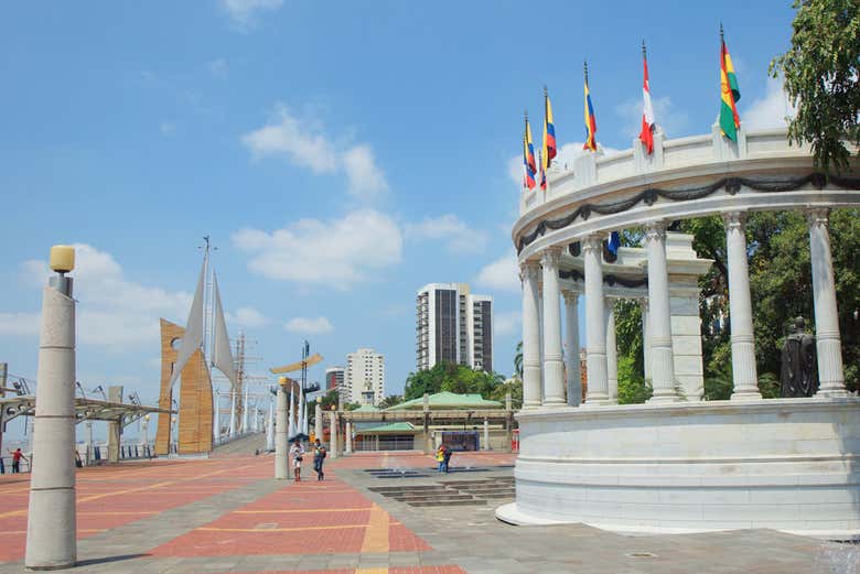 Hemiciclo de la Rotunda no Malecón 2000