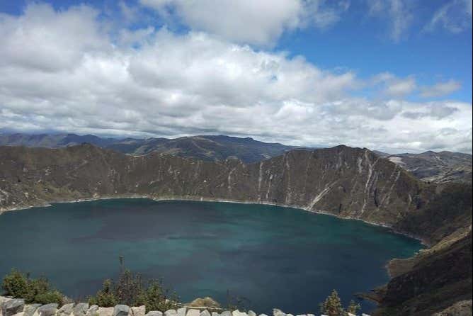 Couverture nuageuse au-dessus de la lagune de Quilotoa
