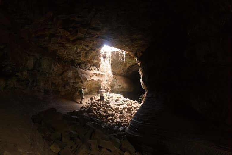 Intérieur de l'un des tunnels de lave
