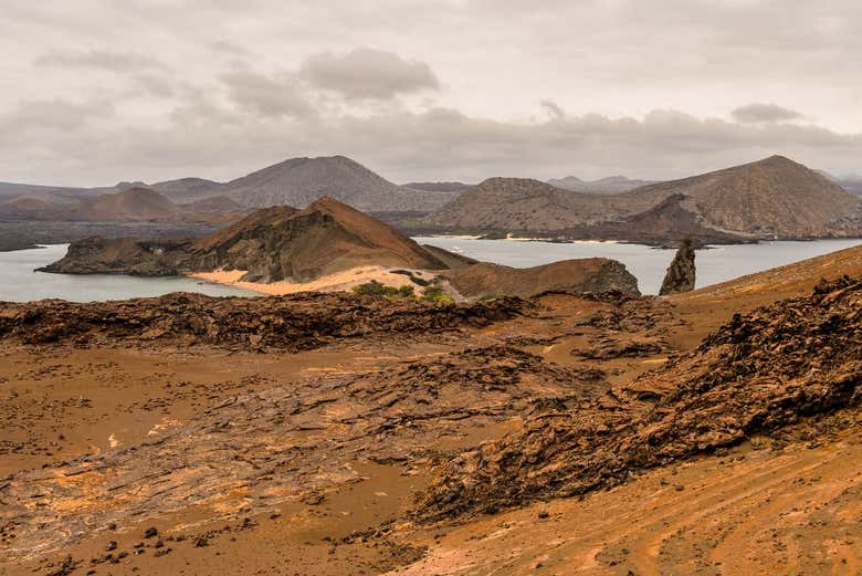 Praias douradas da Ilha Bartolomé
