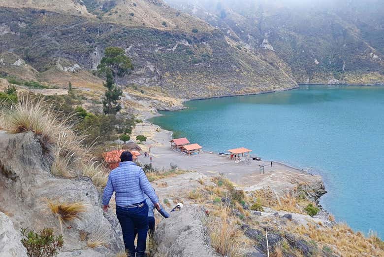 Caminando hacia la laguna