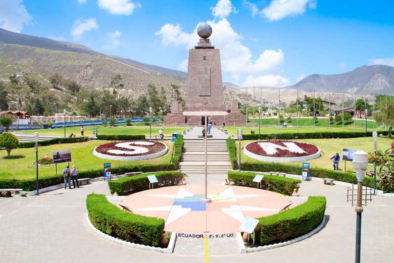 Monumento Ecuatorial en la Mitad del Mundo