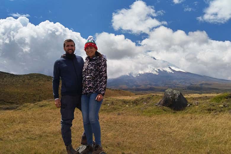 Foto ante el volcán Cotopaxi