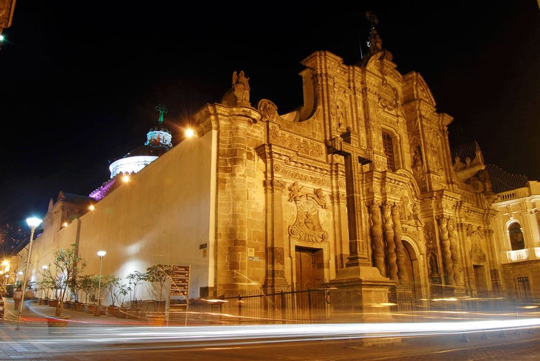 Igreja de La Compañía à noite