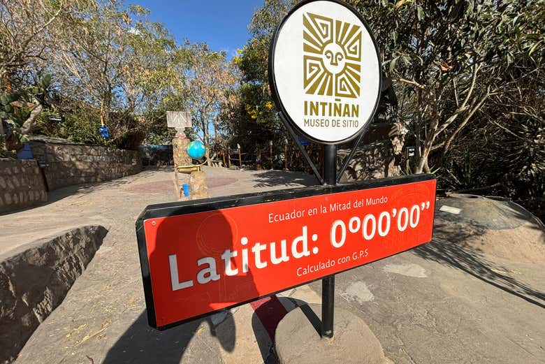 Letreiro da latitude 0