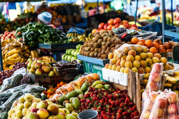 Mercado tradicional e Casa Museu Guayasamín