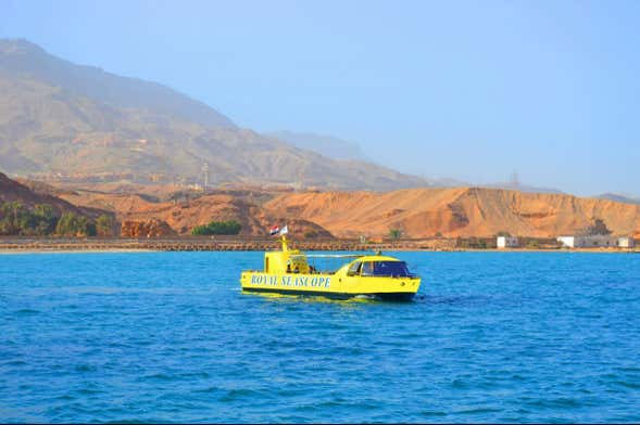Paseo en barco con fondo de cristal