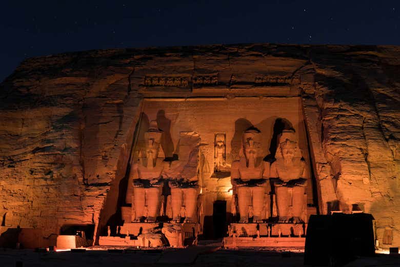 Espectáculo nocturno en Abu Simbel