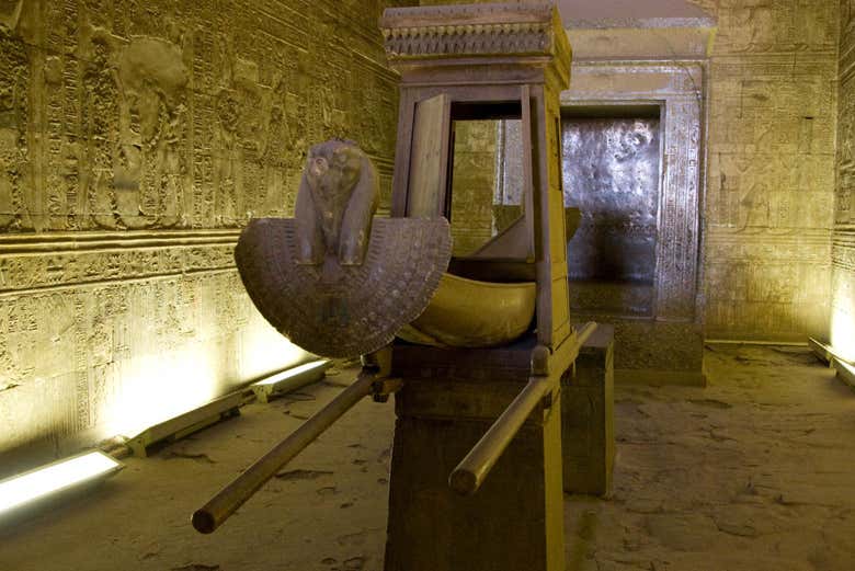 Interior del templo de Horus