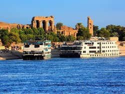Boats docking at the temples