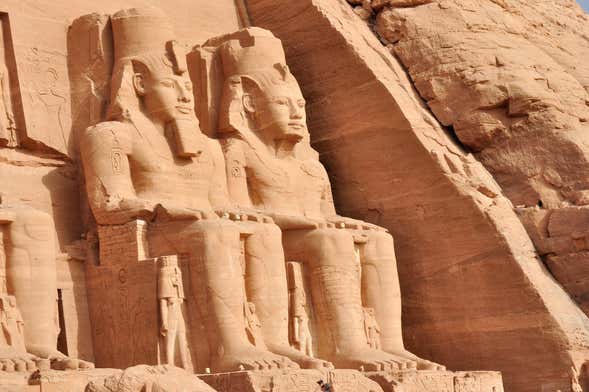 Escursione ad Abu Simbel in aereo