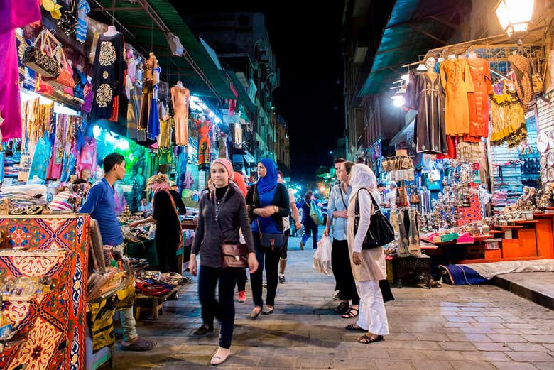 Recorriendo el gran bazar de Jan el-Jalili