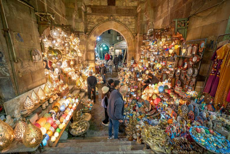 Vous visiterez les échoppes du bazar de Khan el Khalili