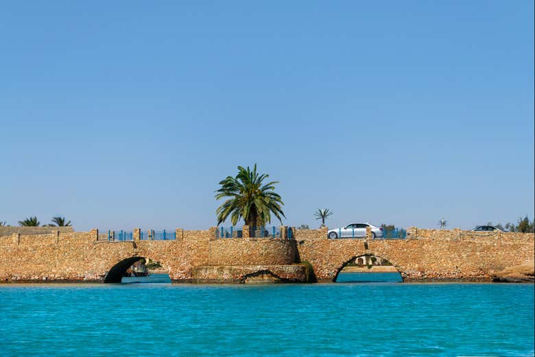 Ponte sulla laguna di El Gouna