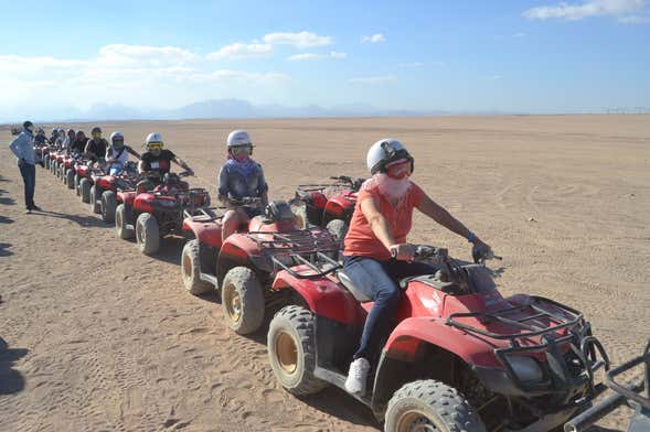 Tour in quad nel deserto, giro in cammello e cena beduina