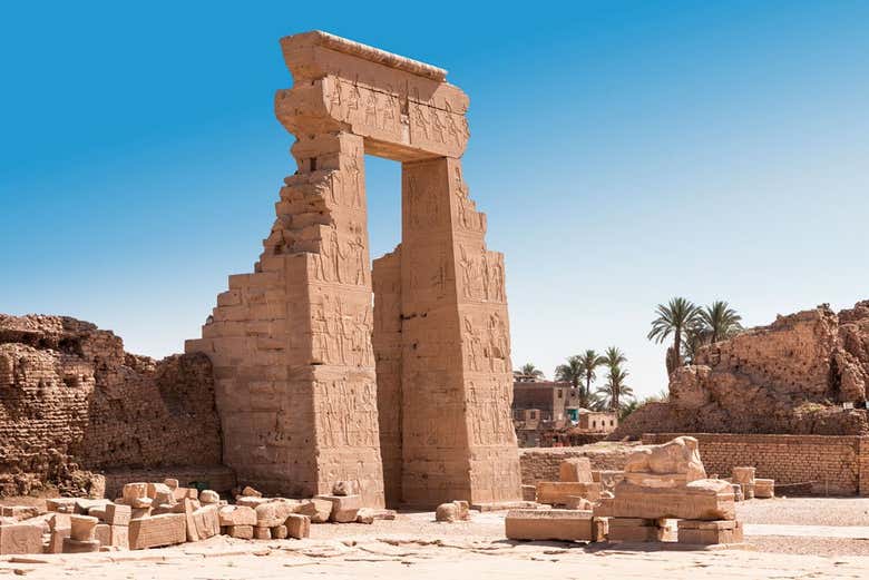 Entrada al Templo de Dendera