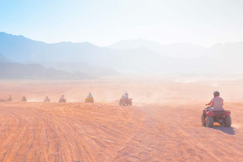 Tour en quad dans le désert. 