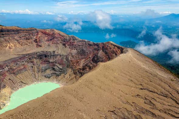 Senderismo por el Parque Nacional de los Volcanes