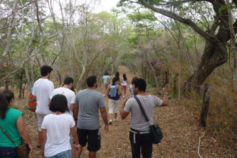 Touring the surroundings of the Conchagua Volcano